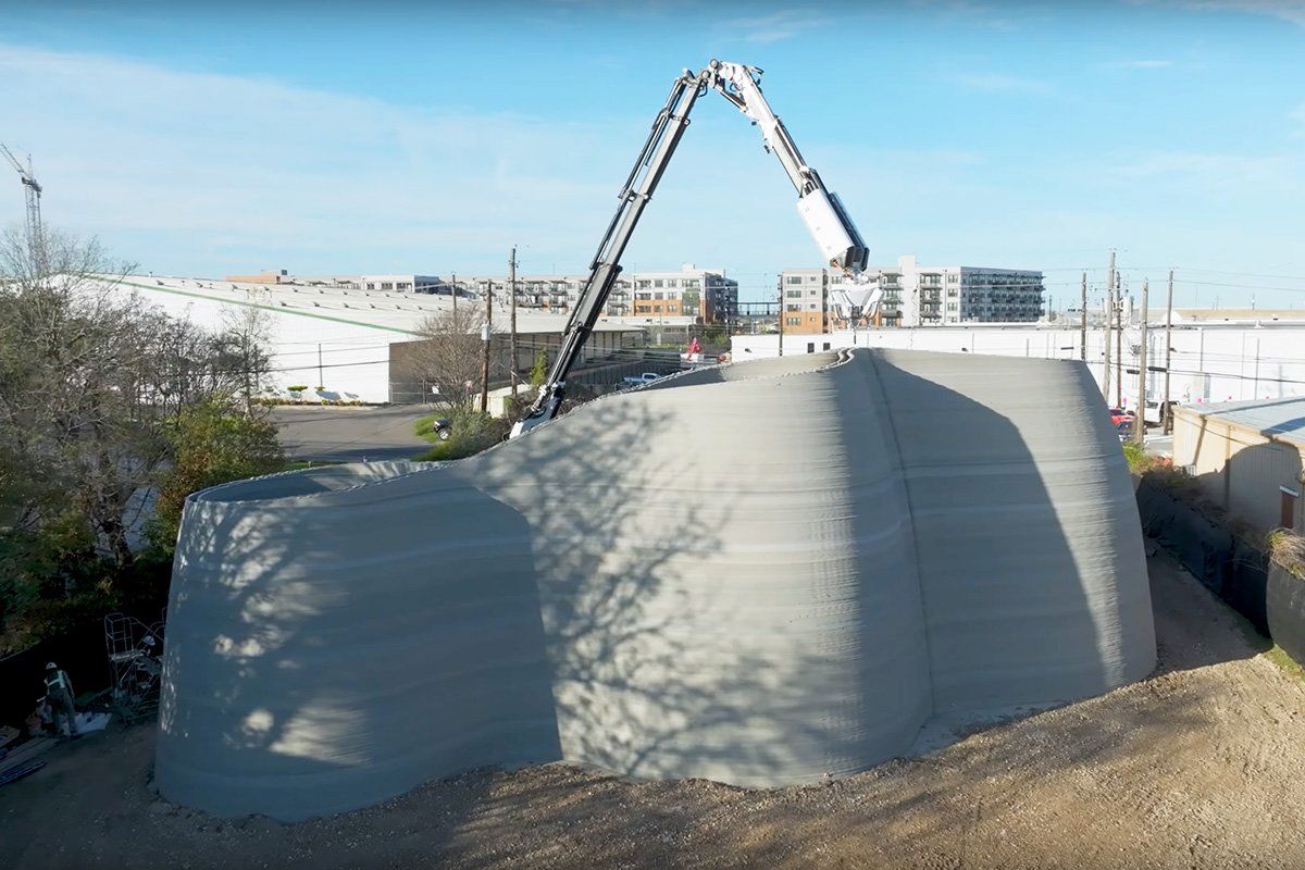 Robotic arm printing concrete — robotic code generation
